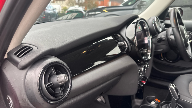 MINI Hatchback 1.5 Cooper Classic 5dr Auto Petrol Hatchback